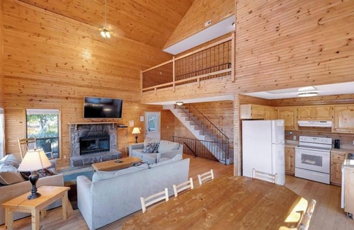 Byrdstown Cabin | Beautiful 5 Bed Chalet w/Hot Tub, Lakefront on Dale Hollow! #14