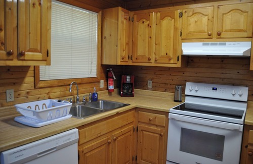 Byrdstown Cabin | Beautiful 5 Bed Chalet w/Hot Tub, Lakefront on Dale Hollow! #14