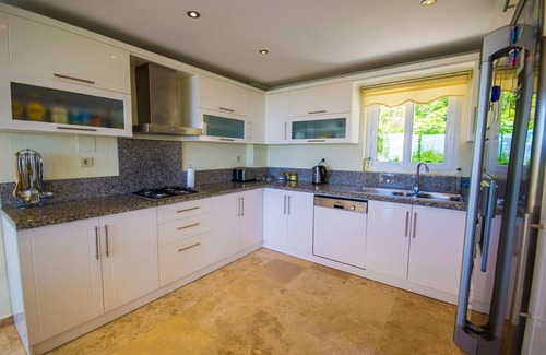 Islamlar House | Beautiful 5 Bedroom Villa with Very Private and Heated Pool, Distant Sea Views