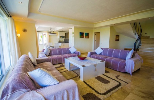 Islamlar House | Beautiful 5 Bedroom Villa with Very Private and Heated Pool, Distant Sea Views
