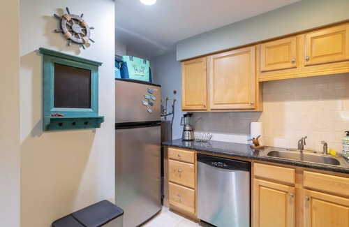 Hilton Head Island Condo | Beautiful 5 Star condo in tropical oasis- Perfect location! S Forest Beach!