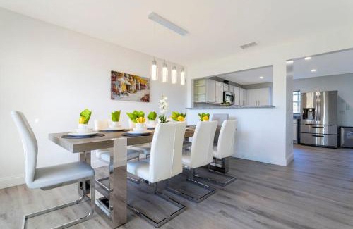 Lake Wilson Preserve House | Beautiful 5Bd Single Family w/Game Room @ 106 Lake Wilson Preserve