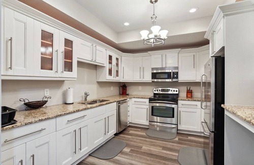 Lithonia House | Beautiful 9 bedroom home 20 mins from Airport and Downtown