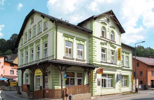 Tanvald Apartment | Beautiful apartment for 12 guests with WIFI, TV, pets allowed and parking