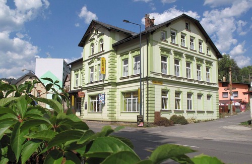 Desna Apartment | Beautiful apartment for 4 guests with hot tub, WIFI, TV, pets allowed and parking