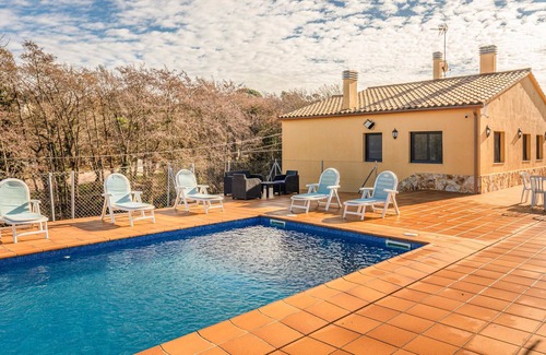 Mont Barbat House | Beautiful and comfortable vacation villa for 10 people on a plot of 1000 m² in Lloret de Mar on the
