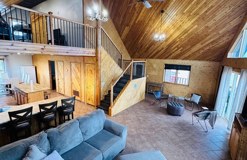 Aberdeen Cabin | Beautiful A-frame log home-spacious living/dining room-ideal for special events.