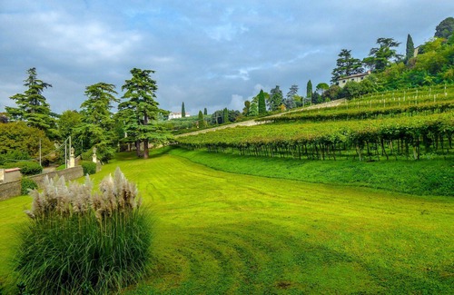 Colognola ai Colli Apartment | Beautiful apartment for 8 guests with WIFI, pool, A/C and TV, close to Verona