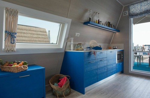 Lignano Sabbiadoro House | Beautiful apartment in villa for 6 guests with WIFI, A/C, pool, TV, terrace and pets allowed
