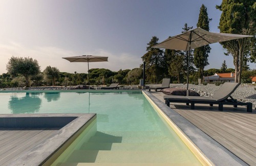 Sao Martinho Villa | Beautiful apartment in villa for 2 guests with pool, WIFI, TV, terrace and parking