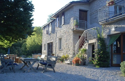 Montelparo Apartment | Beautiful agriturismo with stunning view of vineyards and mountains. Sesto.
