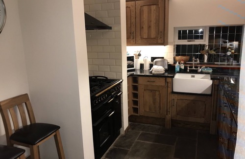 Rowen Cottage | Beautiful Ancient Stone Cottage, Local Walks & Pub!