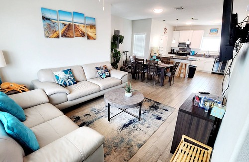 Port Isabel House | Beautiful And Cozy Bayfront Getaway at Port Isabel