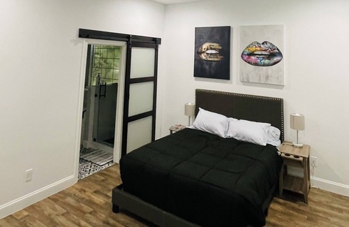 Bedford House | Beautiful and Modern Home - Must See & Must Stay