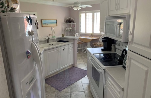 Naples Condo | Beautiful and Spacious Coach Home