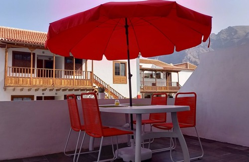 Los Gigantes Apartment | Beautiful apartment top location "Tiempo Feliz" just steps to the harbor and beach