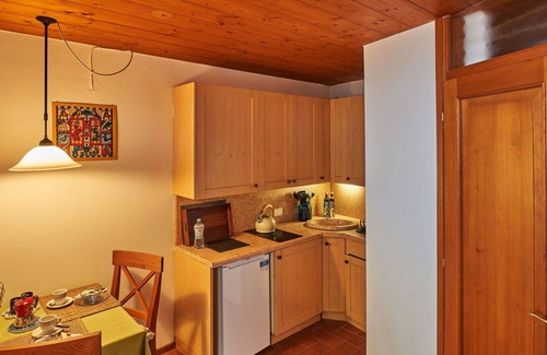 Caprino Veronese House | Beautiful apartment in villa for 2 people with WIFI, TV and terrace