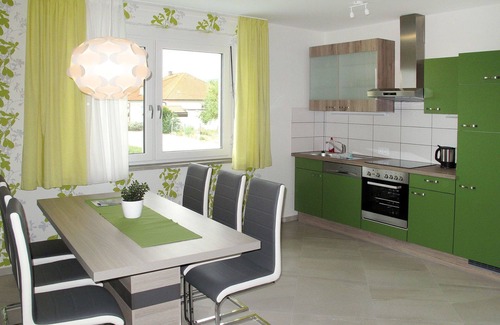 Donnerskirchen Apartment | Beautiful apartment for 6 people with A/C, WIFI, TV and balcony