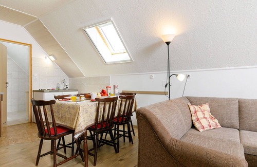 Velence Apartment | Beautiful apartment for 4 guests with WIFI, A/C, TV, terrace and parking