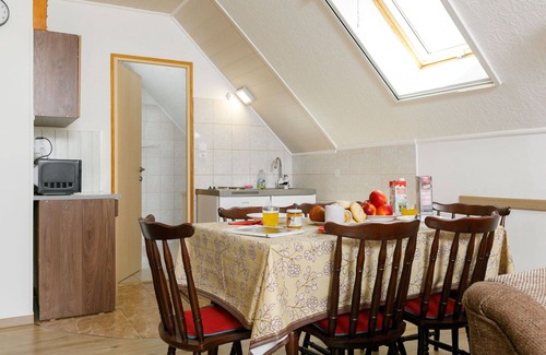 Velence Apartment | Beautiful apartment for 4 guests with WIFI, A/C, TV, terrace and parking