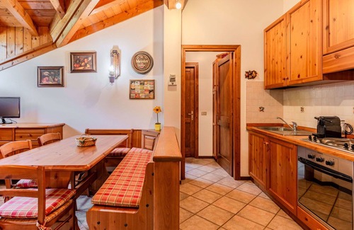 Ponte di Legno Apartment | Beautiful apartment for 4 guests with TV and panoramic view