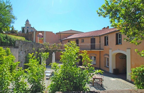 Santo Stefano del Ponte Villa | Beautiful apartment in villa for 6 people with WIFI, TV and panoramic view