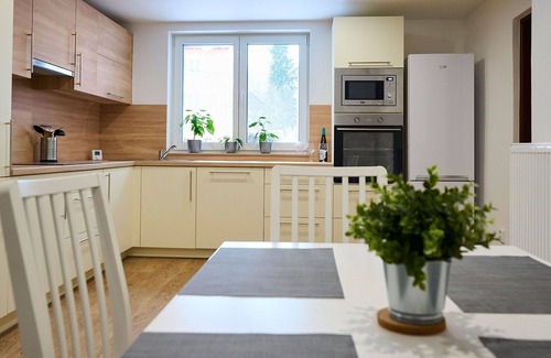 Desna Apartment | Beautiful apartment for 4 people with pool, WIFI, TV, patio and parking