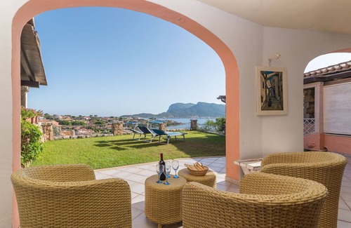 Baia Caddinas Apartment | Beautiful apartment for 6 guests with A/C, WIFI, pool, TV, terrace and pets allowed