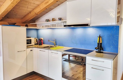 Porto Ronco Apartment | Beautiful apartment for 4 people with WIFI, TV, balcony, pets allowed and panoramic view