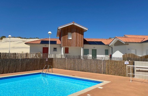 Biscarrosse Plage Apartment | Beautiful apartment for 8 people with WIFI, pool, TV, terrace and pets allowed