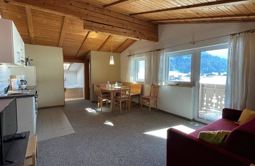 Achenkirch Apartment | Beautiful apartment for 5 people with WIFI, TV and patio