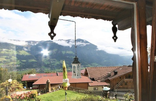 Fuegen Apartment | Beautiful apartment for 6 guests with WIFI, TV and terrace