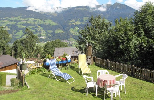 Fuegen Apartment | Beautiful apartment for 6 guests with WIFI, TV and terrace
