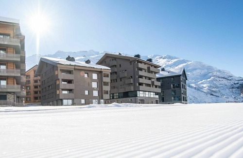 Andermatt Apartment | Beautiful apartment for 2 guests with WIFI, TV and parking