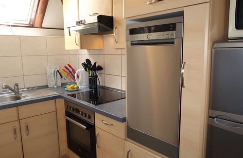 Frielendorf House | Beautiful apartment in villa for 6 guests with WIFI, TV, terrace and pets allowed
