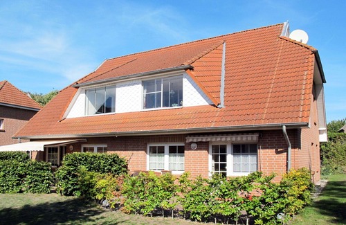 Ummanz Apartment | Beautiful apartment for 4 guests with WIFI, TV, balcony and pets allowed