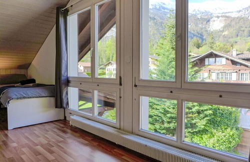 Brienz Apartment | Beautiful apartment for 7 people with WIFI, TV, terrace and panoramic view