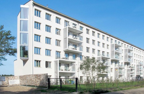 Prora Apartment | Beautiful apartment for 6 guests with WIFI, pool, TV, balcony, pets allowed and parking