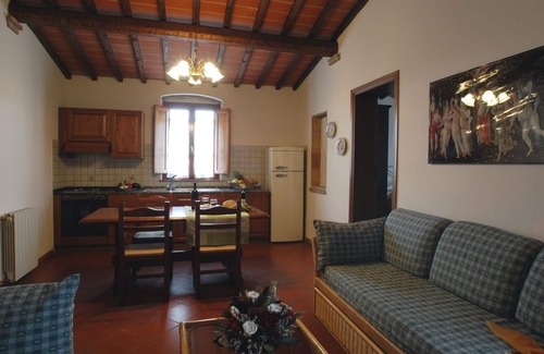 Montaione Apartment | Beautiful apartment for 8 people with WIFI, pool, A/C, TV and pets allowed, close to San Gimignano