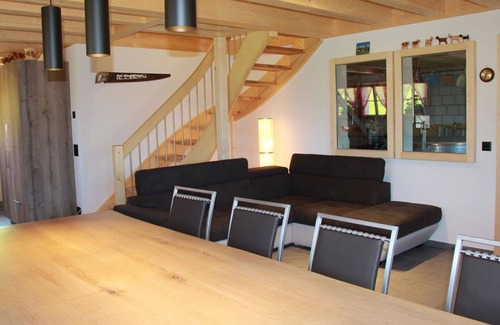 Lenk Apartment | Beautiful apartment for 10 guests with TV and balcony