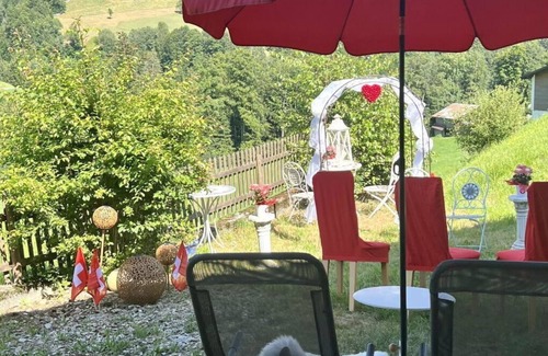 Ruedisbach Apartment | Beautiful apartment for 8 people with hot tub, WIFI, TV, balcony and pets allowed