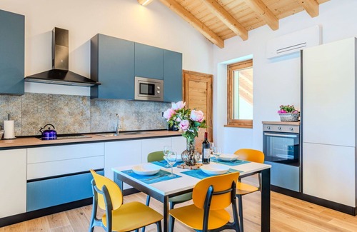 Verceia Apartment | Beautiful apartment for 4 guests with A/C, WIFI, TV and balcony