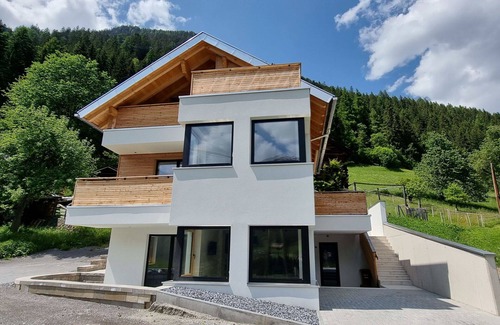 Landeck Apartment | Beautiful apartment for 4 guests with WIFI, TV, balcony and pets allowed