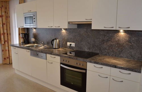 Kappl Apartment | Beautiful apartment for 13 guests with WIFI, TV and terrace