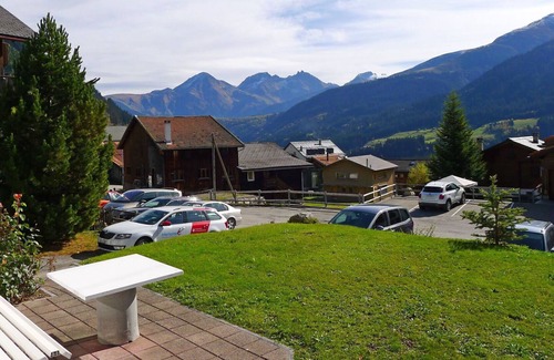 Sedrun Apartment | Beautiful apartment for 5 guests with WIFI, TV, patio, pets allowed, panoramic view and parking