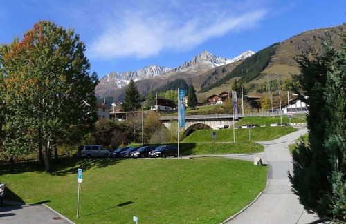 Sedrun Apartment | Beautiful apartment for 5 guests with WIFI, TV, patio, pets allowed, panoramic view and parking