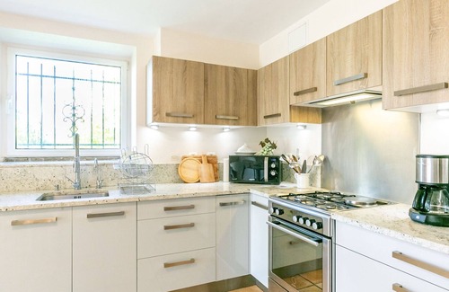 Daoulas Apartment | Beautiful apartment for 2 guests with WIFI, TV and pets allowed