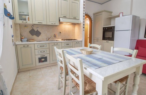 Fondi Apartment | Beautiful apartment for 6 people with WIFI, A/C, TV, terrace and pets allowed