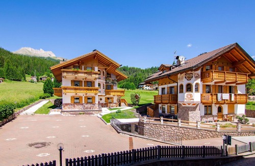 Soraga Apartment | Beautiful apartment for 8 people with WIFI, TV and balcony