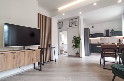 Ravina Apartment | Beautiful apartment for 4 people with WIFI, TV, patio and pets allowed